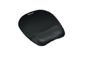 Ce tapis de souris en gel noir Fellowes avec support poignet s'adapte à votre poignet pour un confort personnalisé et vous aide à soulager la pression et la fatigue. Ce repose-poignet en gel résistant peut être nettoyé avec un chiffon humide grâce à sa surface lisse, ce qui le rend idéal pour tout environnement. Le caoutchouc maintient votre poignet bien en place. Améliorez vos performances tout en travaillant avec ce tapis de souris qui dispose d'une surface adaptée aux souris optiques- votre souris glisse facilement sur le tapis. Idéal pour une utilisation au bureau ou à la maison. Le tapis de souris Fellowes s'intègre harmonieusement avec votre espace de travail grâce à son design élégant. Contenu : 1 tapis de souris repose poignet Crystal Gel, gel transparent noir, Dimensions (HxLxP) : 2.00x20.00x23.30 cm , Poids du produit + carton : 0.35 kg, 9112101 0